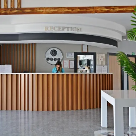 Clover Magic Park Side Hotel-3